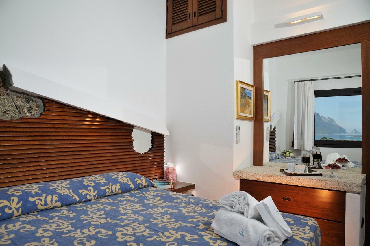 Residence L'Ea Di Lavru - Appartamenti Mono-Bilo-Trilocali Loiri Porto San Paolo Exterior foto
